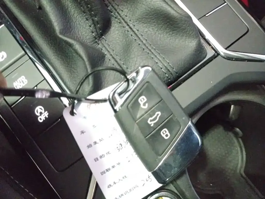 Volkswagen Passat 2023 из CN, фото 7