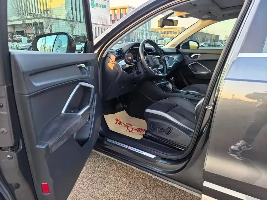 Audi Q3 2021 из CN, фото 7