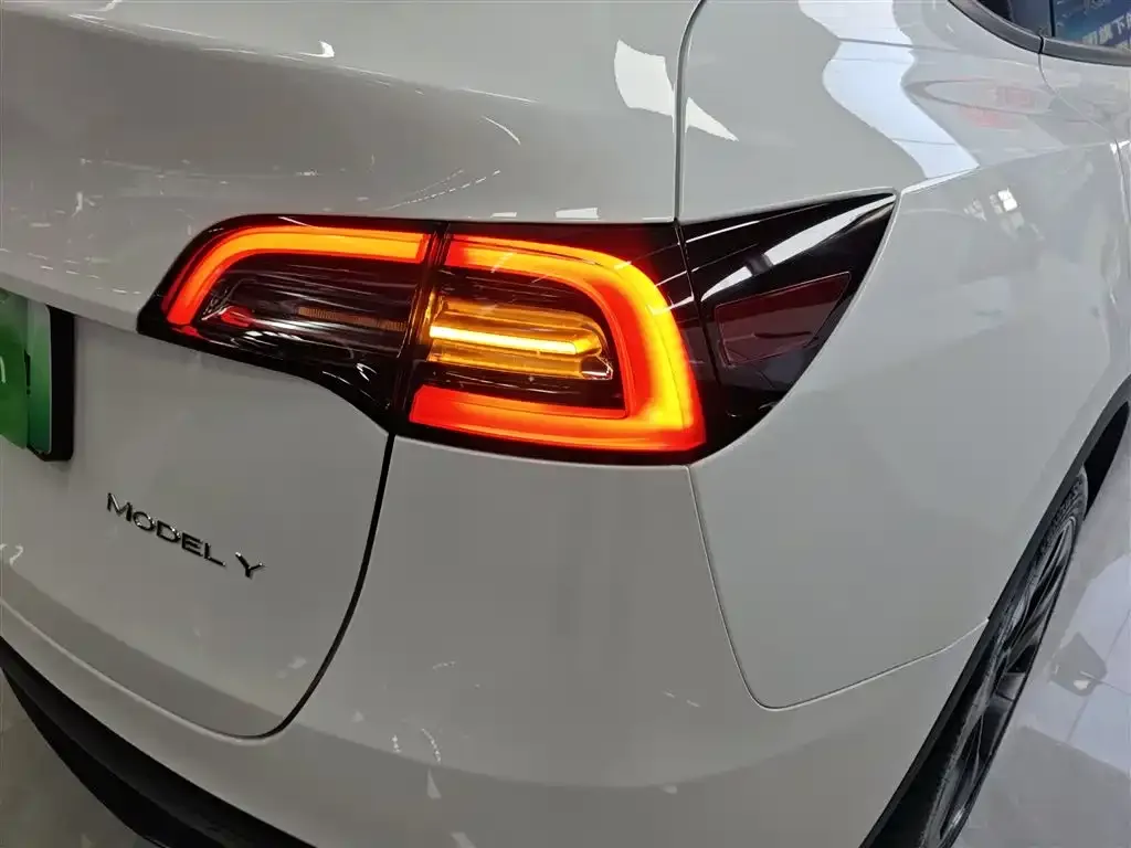 Tesla Model Y 2024 из CN, фото 10