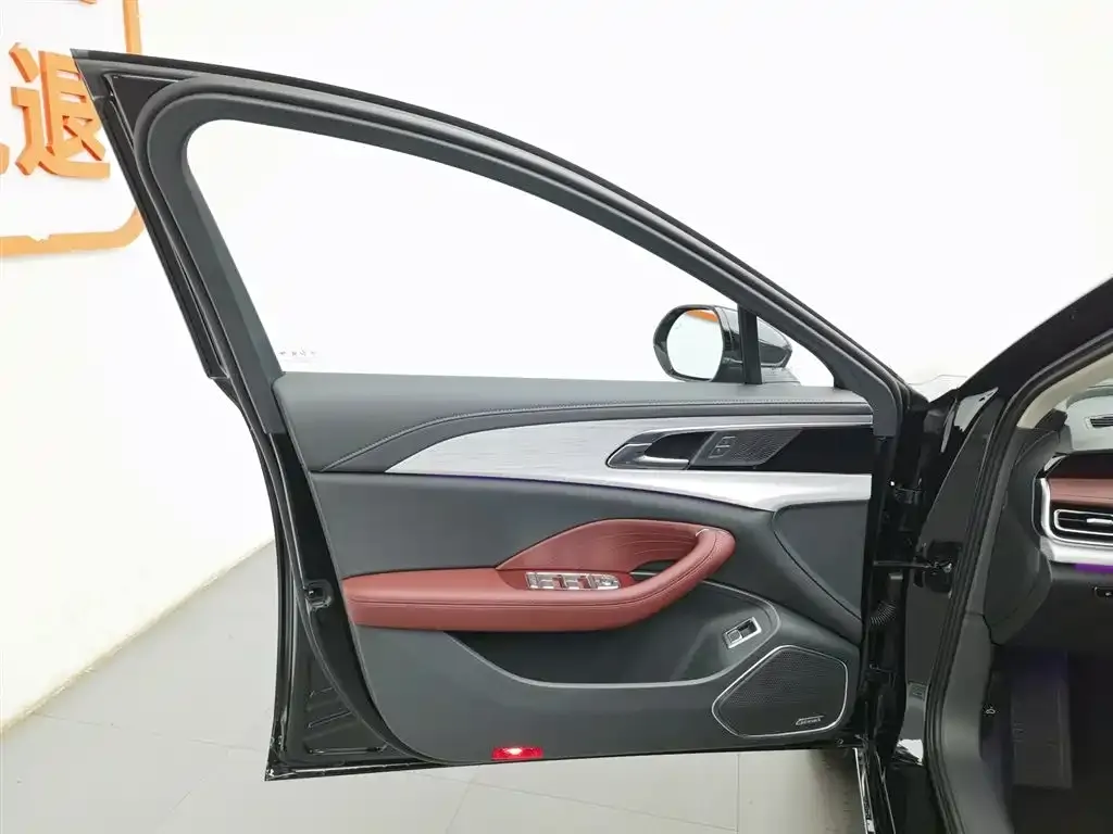 Hongqi H5 PHEV 2025 из CN, фото 5