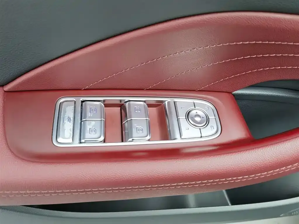 Hongqi H5 PHEV 2025 из CN, фото 9