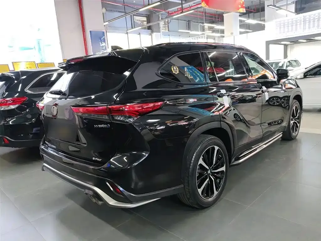 Toyota Crown Kluger 2021 из CN, фото 9