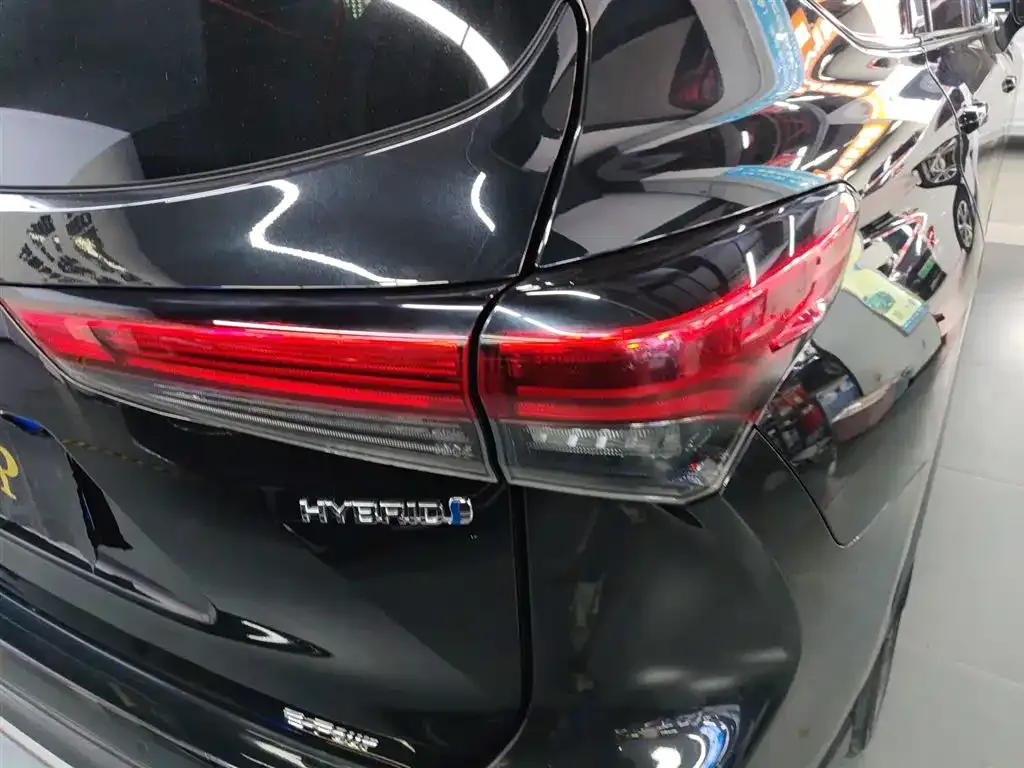 Toyota Crown Kluger 2021 из CN, фото 4