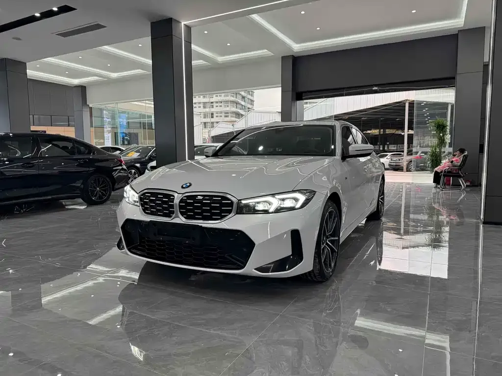 BMW 3 Series 2023 из CN, фото 1