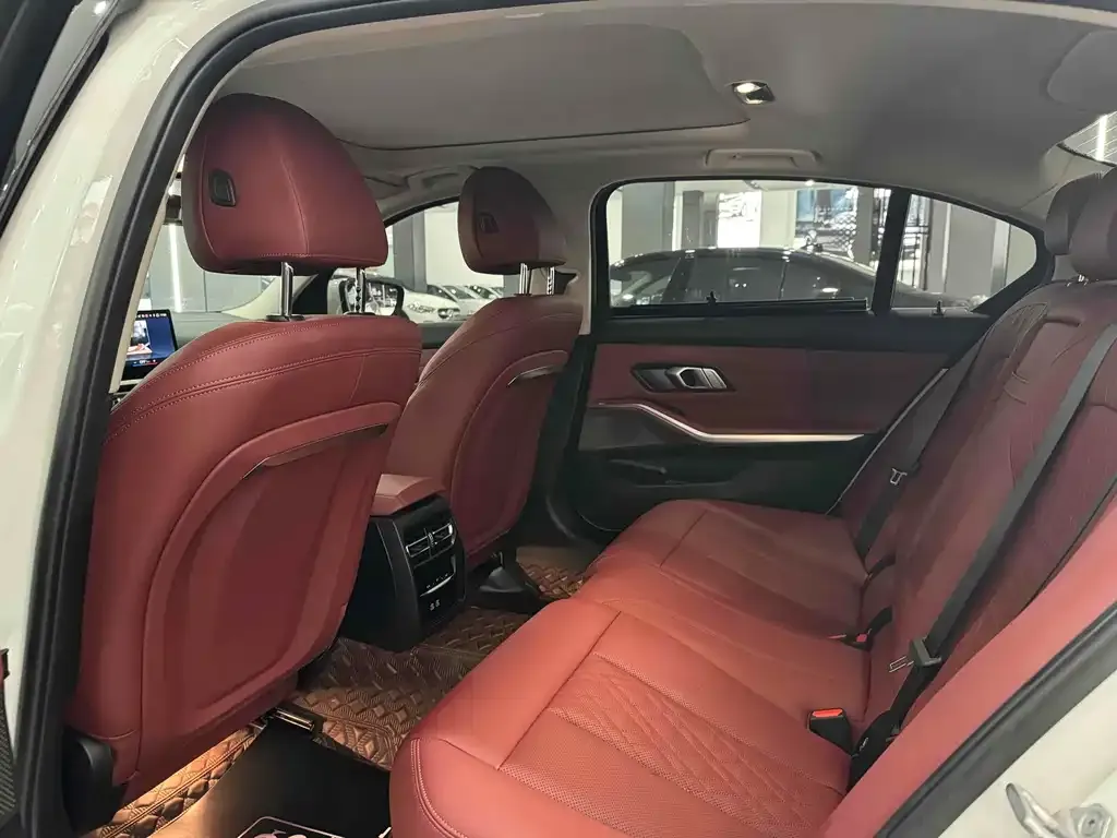 BMW 3 Series 2023 из CN, фото 5