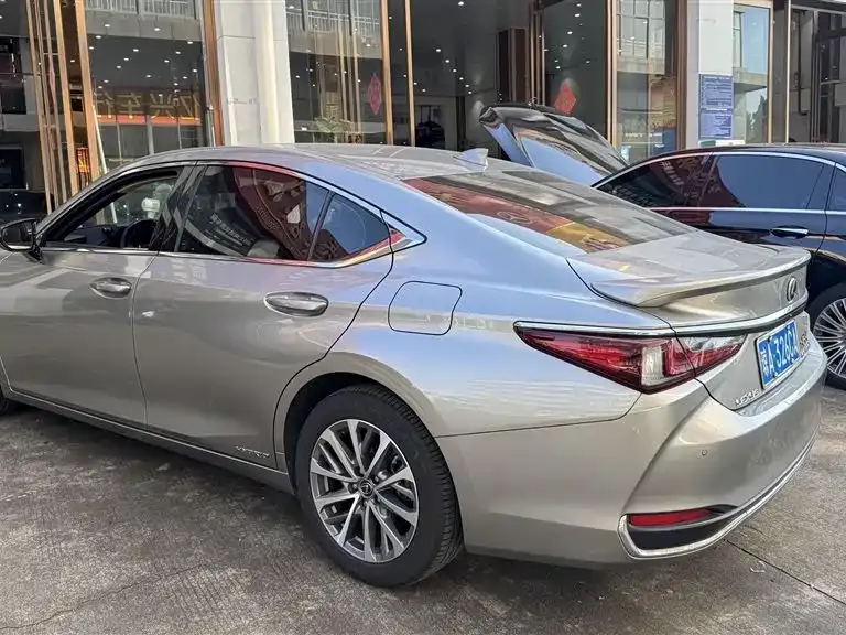 Lexus ES — фото 2