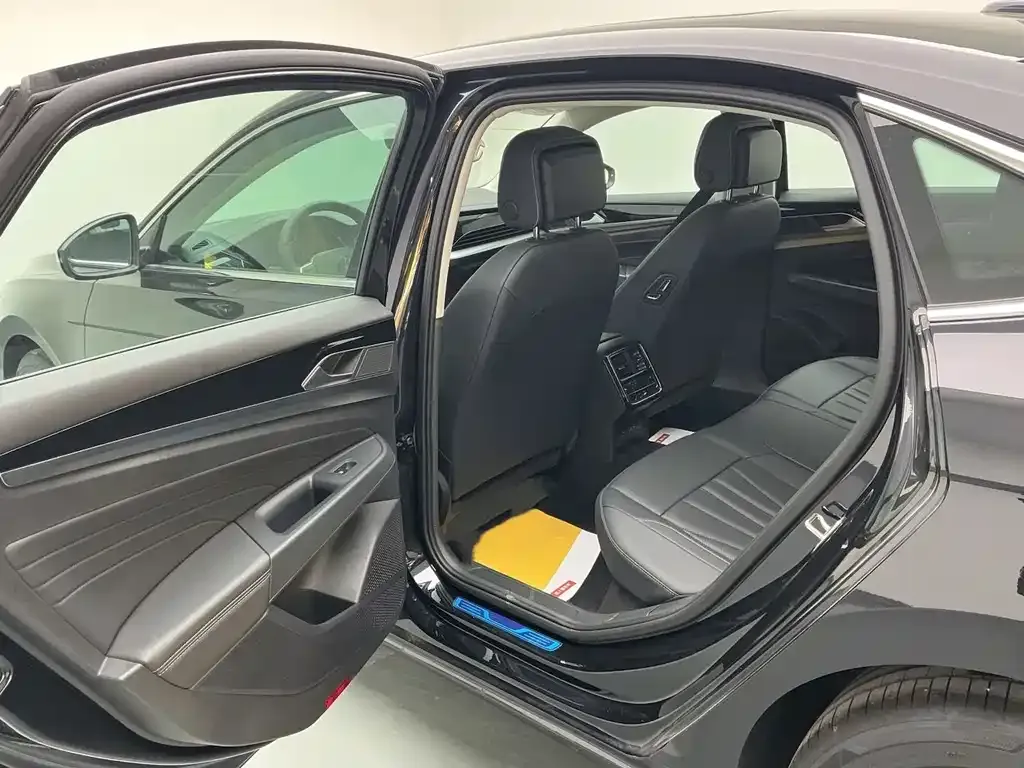 Volkswagen Passat 2024 из CN, фото 4
