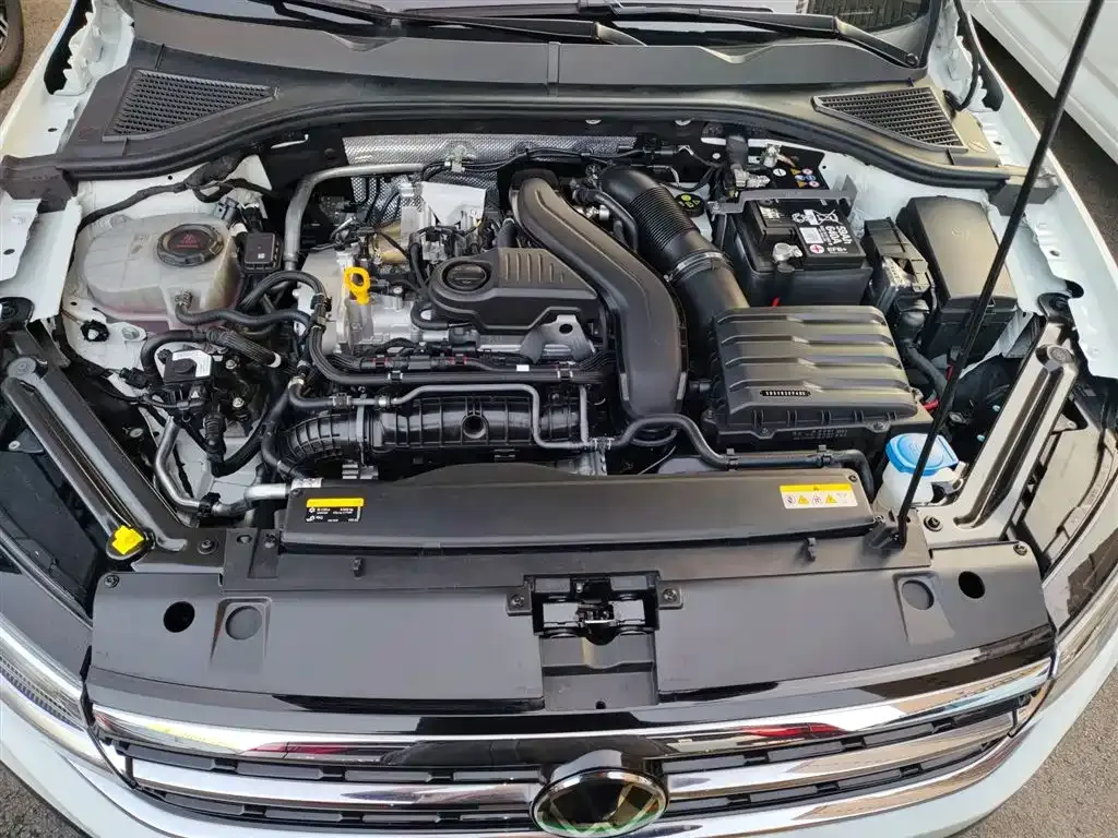 Volkswagen Bora 2024 из CN, фото 10