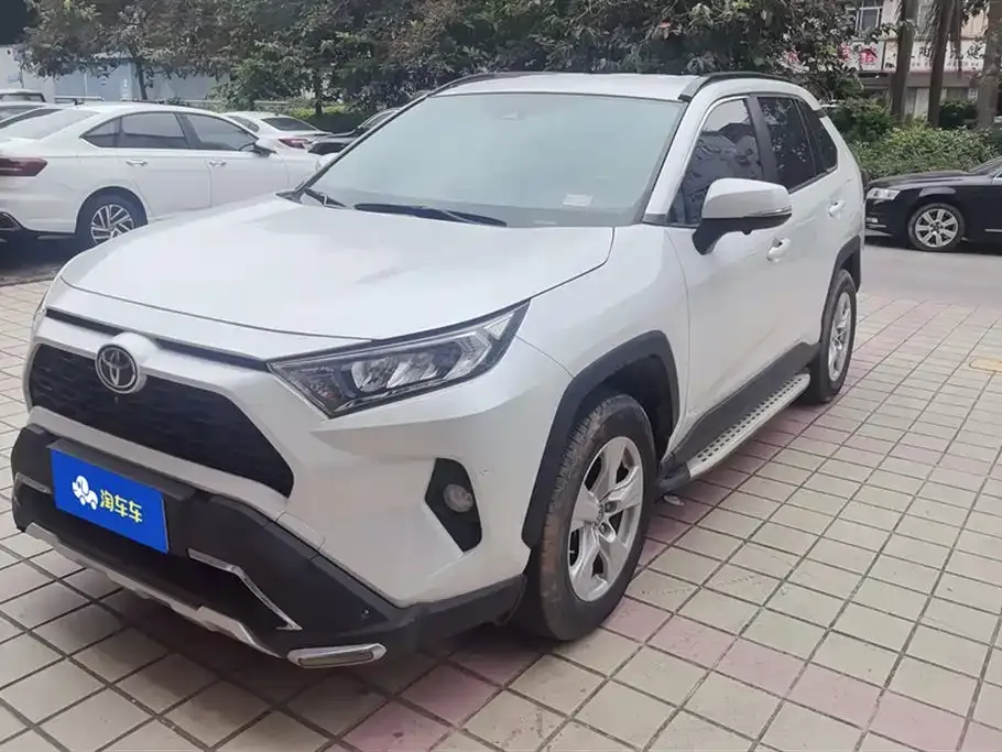 Toyota RAV4 2022 из CN, фото 1