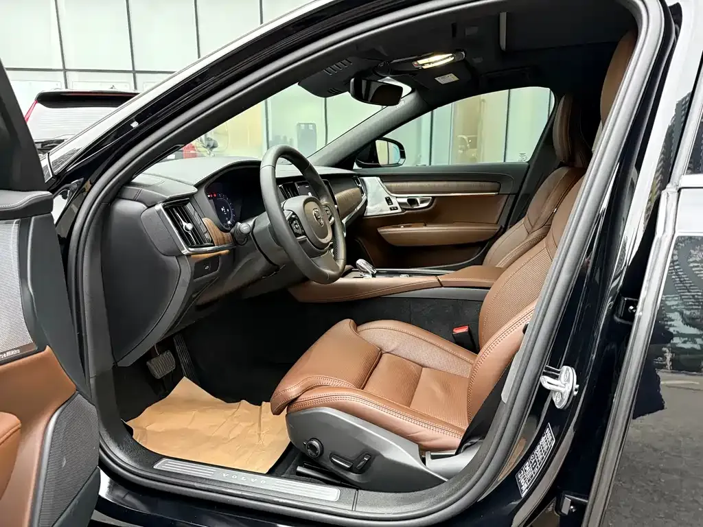 Volvo S90 2023 из CN, фото 10
