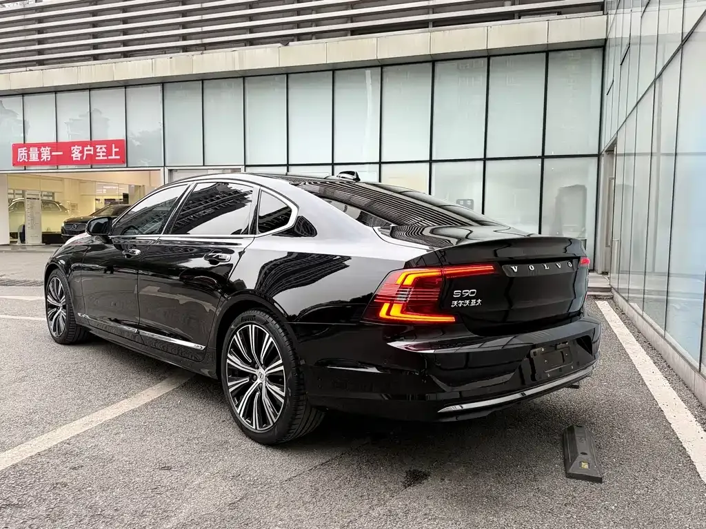 Volvo S90 2023 из CN, фото 6