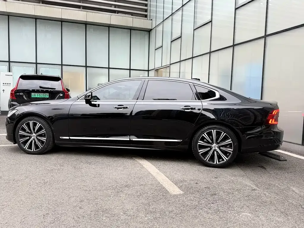 Volvo S90 2023 из CN, фото 3