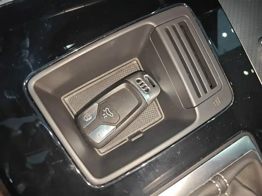 Audi Q5L 2023 из CN, фото 10