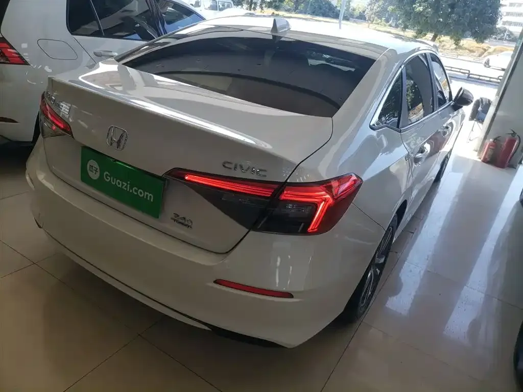 Honda Civic — фото 5