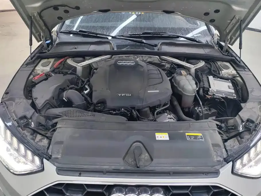 Audi A4L 2021 из CN, фото 9