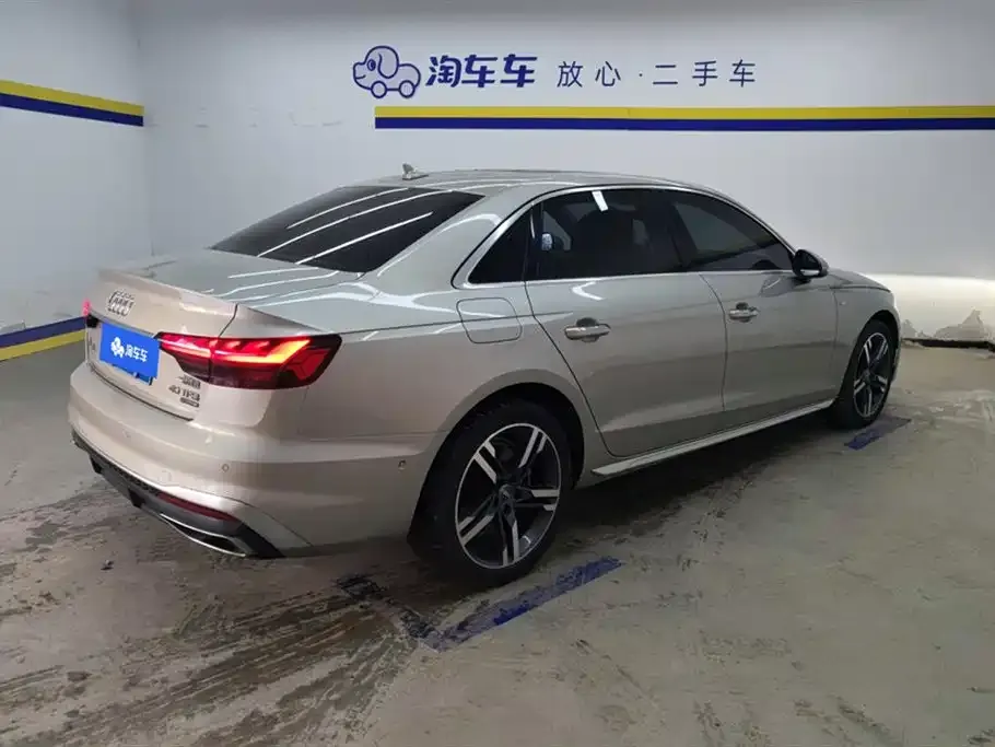 Audi A4L 2021 из CN, фото 8
