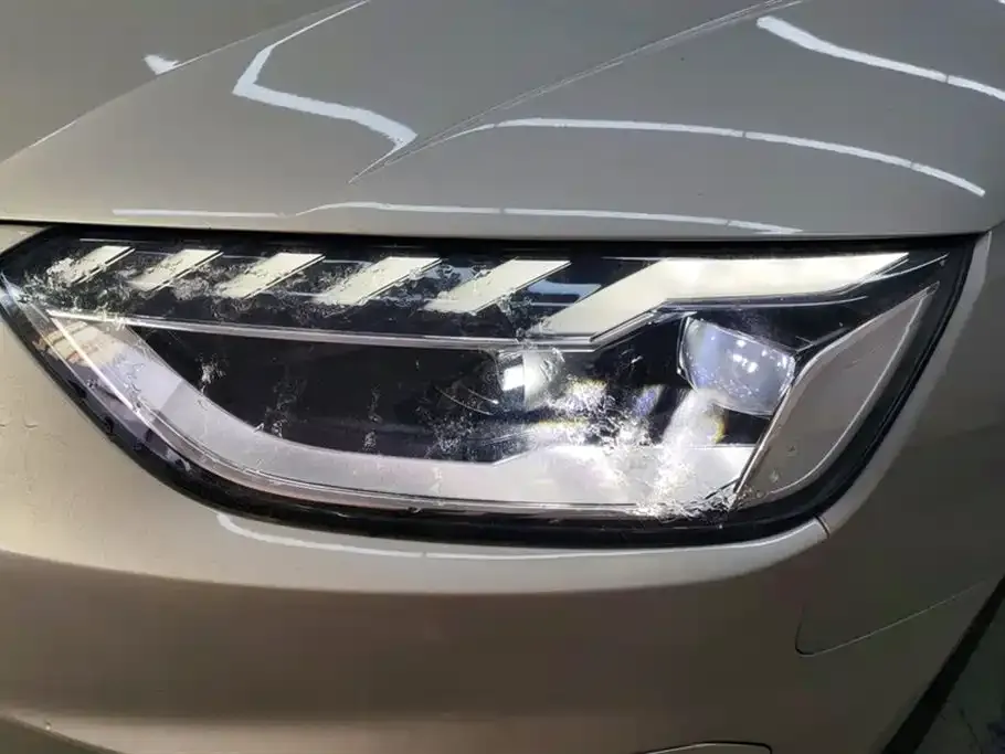Audi A4L 2021 из CN, фото 7
