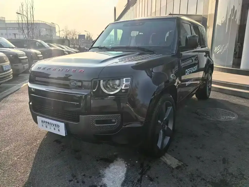Land Rover Defender — фото 1