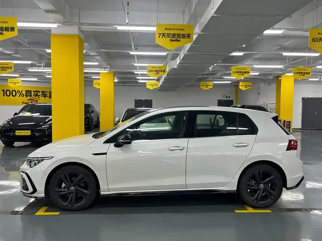 Volkswagen Golf 2023 из CN, фото 3