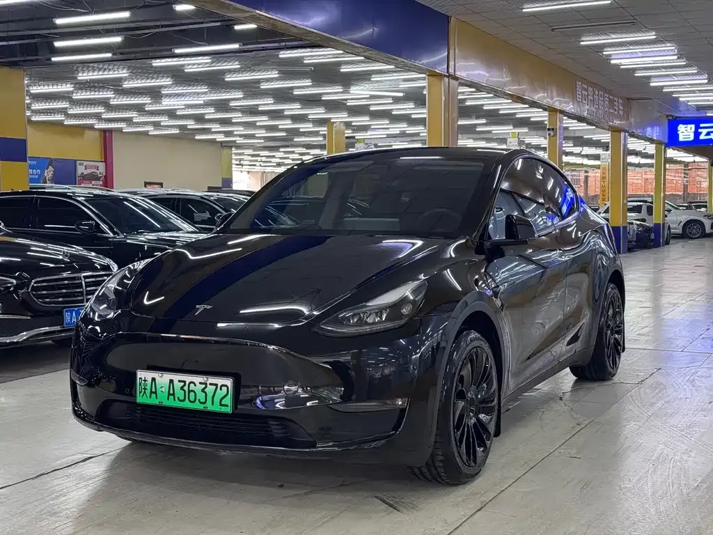 Tesla Model Y 2023 из CN, фото 1