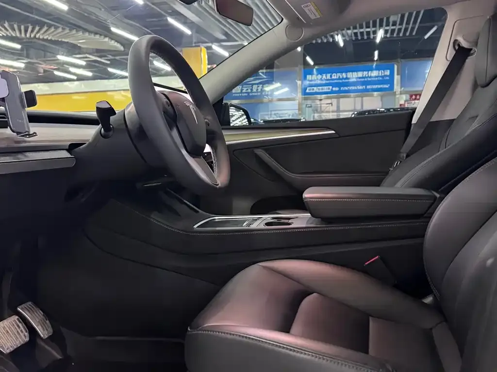 Tesla Model Y 2023 из CN, фото 4