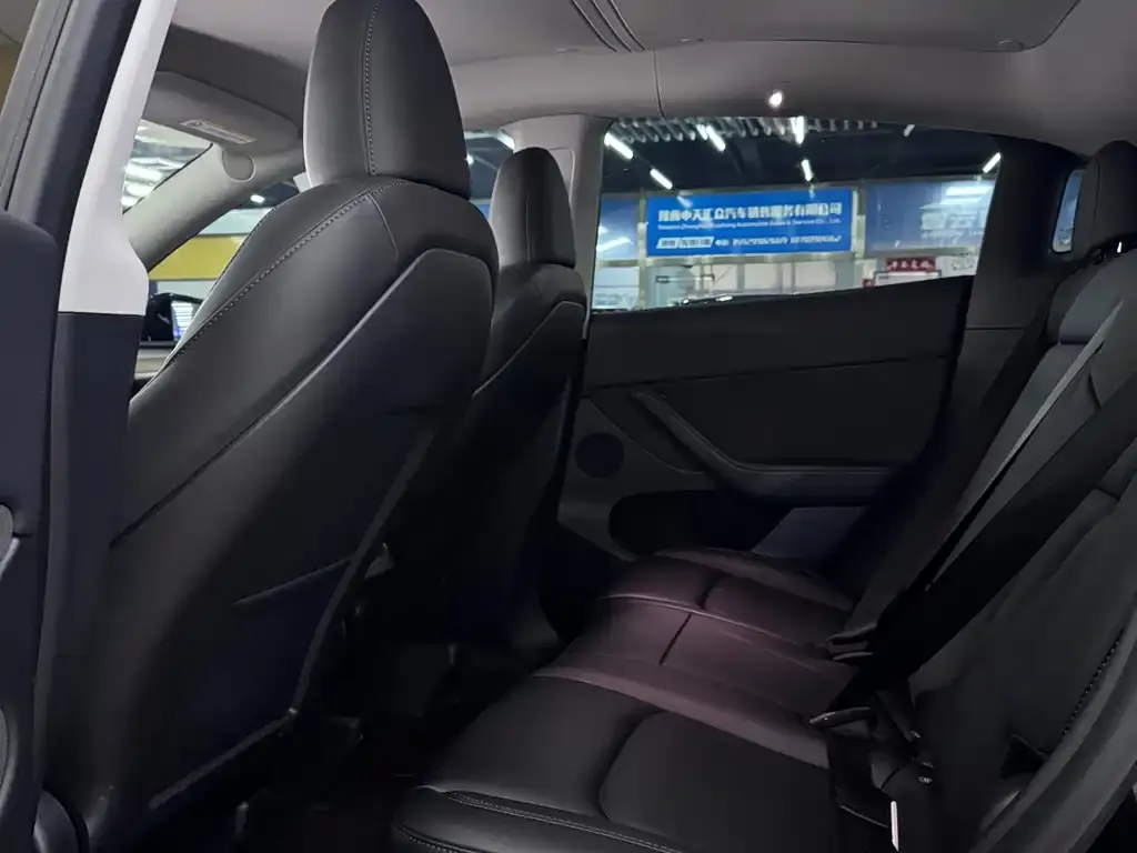 Tesla Model Y 2023 из CN, фото 2