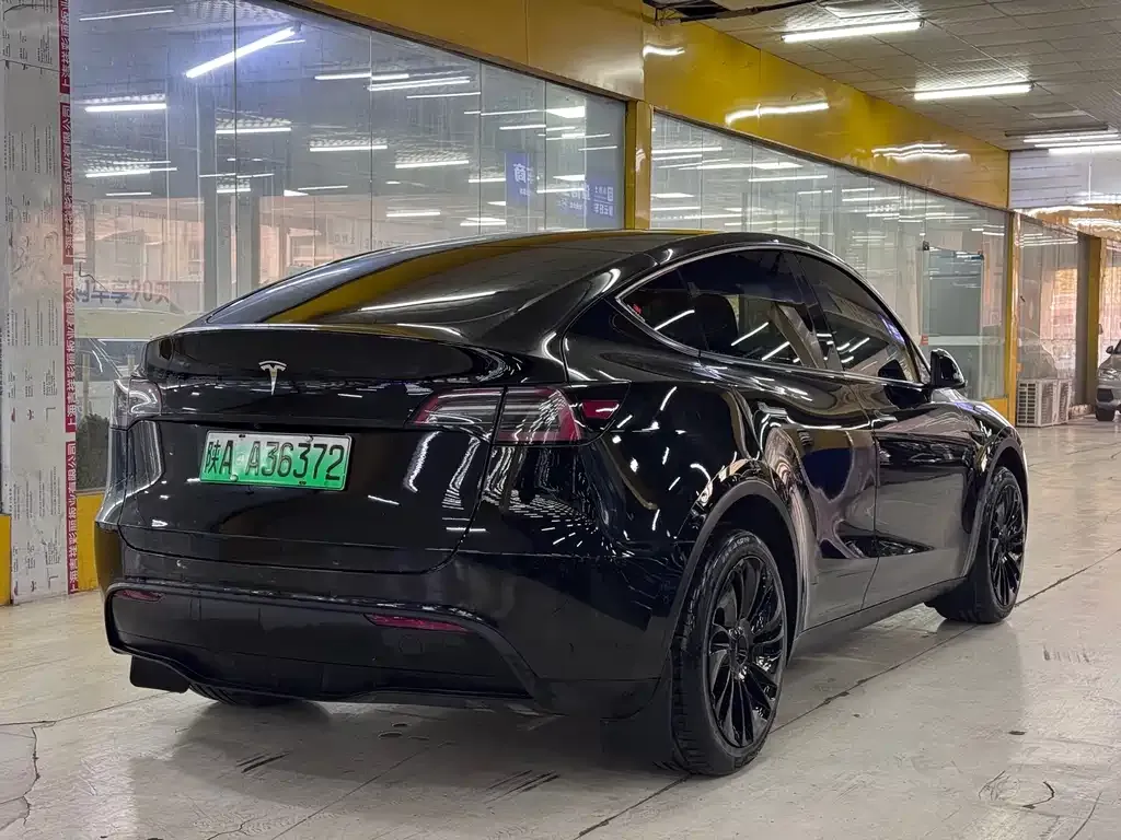 Tesla Model Y 2023 из CN, фото 9