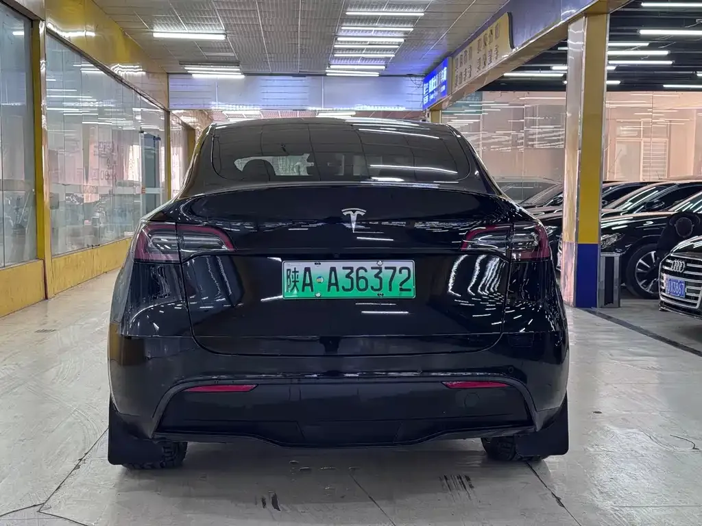 Tesla Model Y 2023 из CN, фото 8