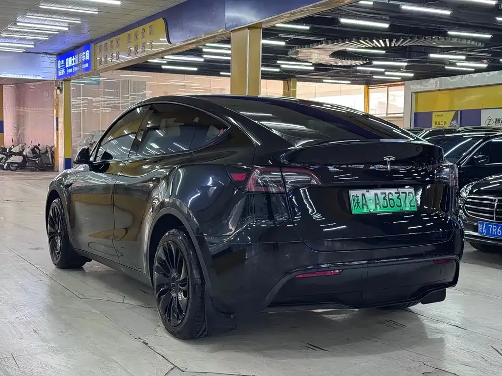 Tesla Model Y 2023 из CN, фото 7