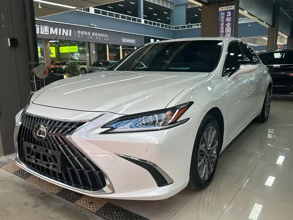 Lexus ES 2023 из CN, фото 1