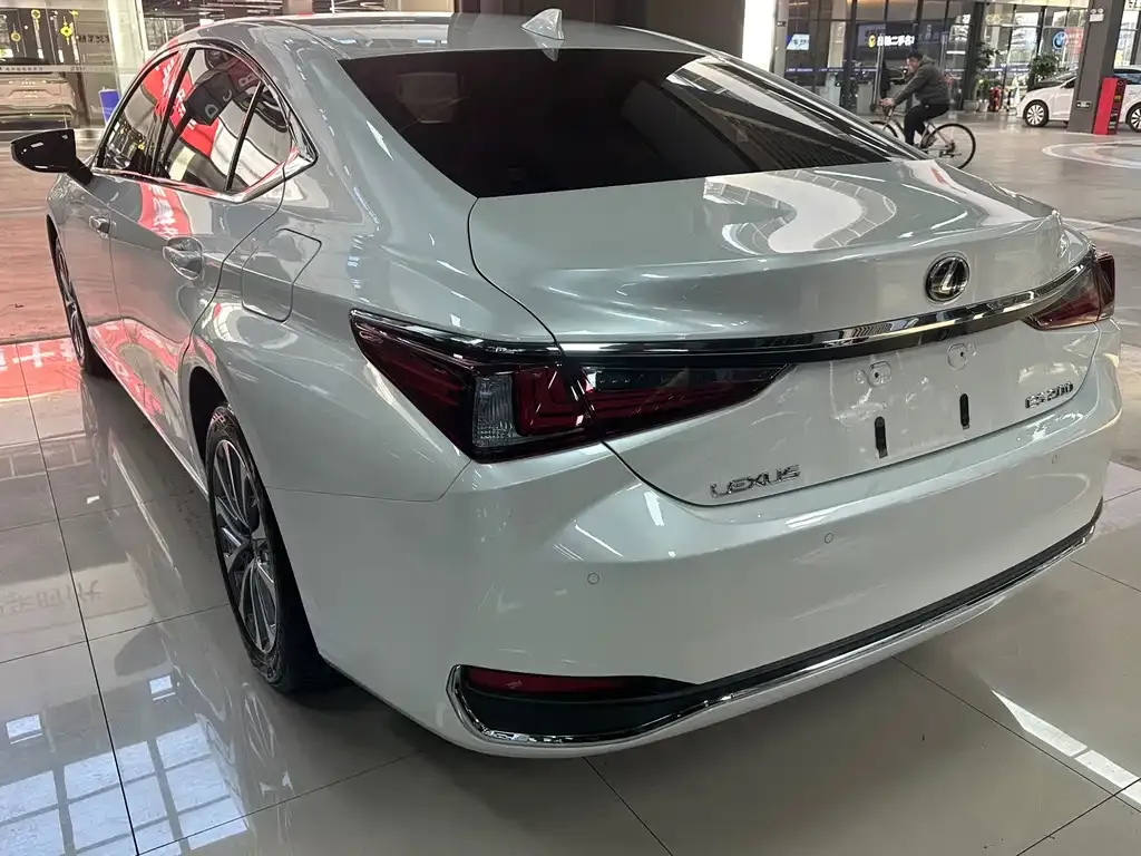 Lexus ES 2023 из CN, фото 9