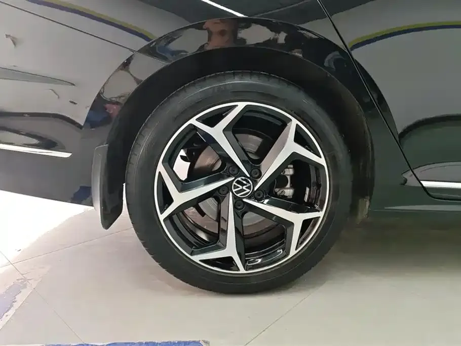 Volkswagen Passat 2023 из CN, фото 8