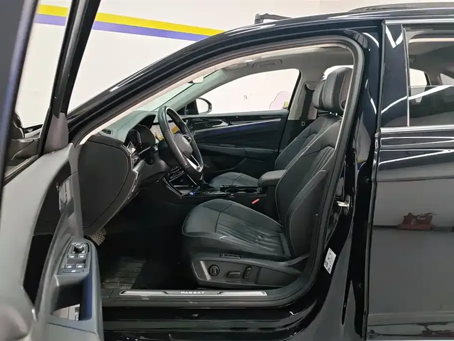 Volkswagen Passat 2023 из CN, фото 4