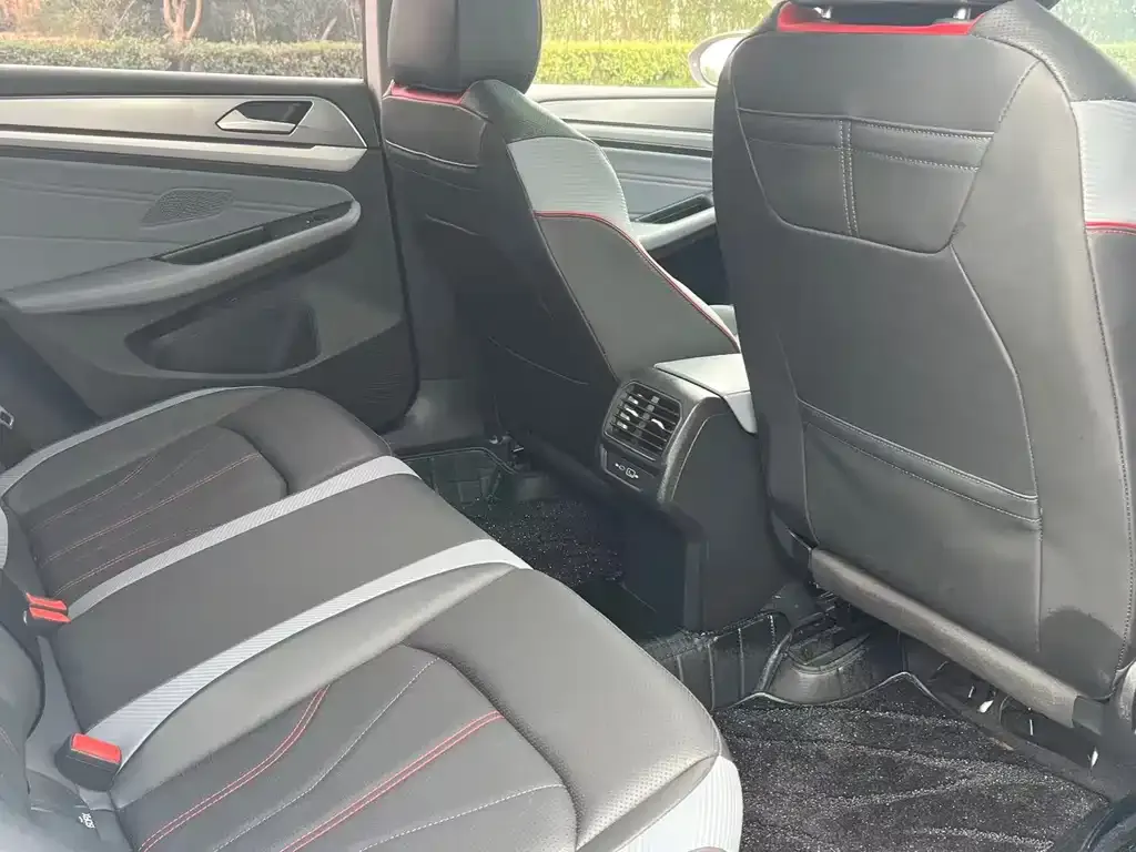 Volkswagen Lamando 2023 из CN, фото 4