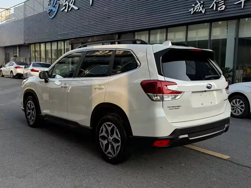 Subaru Forester 2022 из CN, фото 2