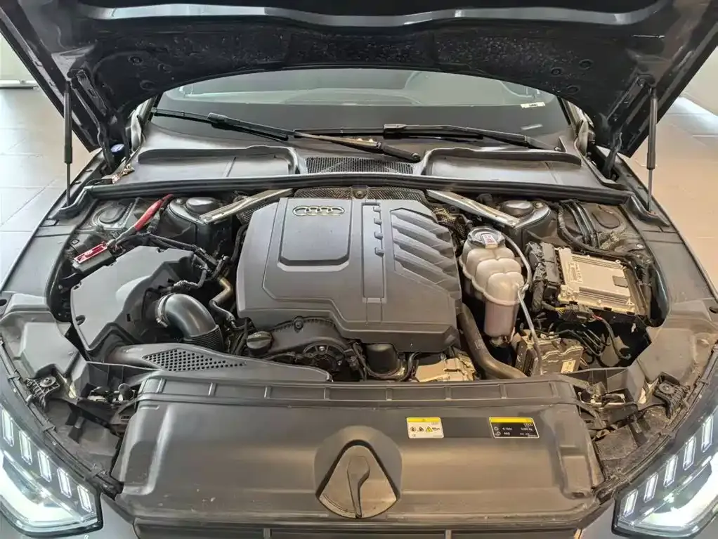 Audi A4L 2024 из CN, фото 5