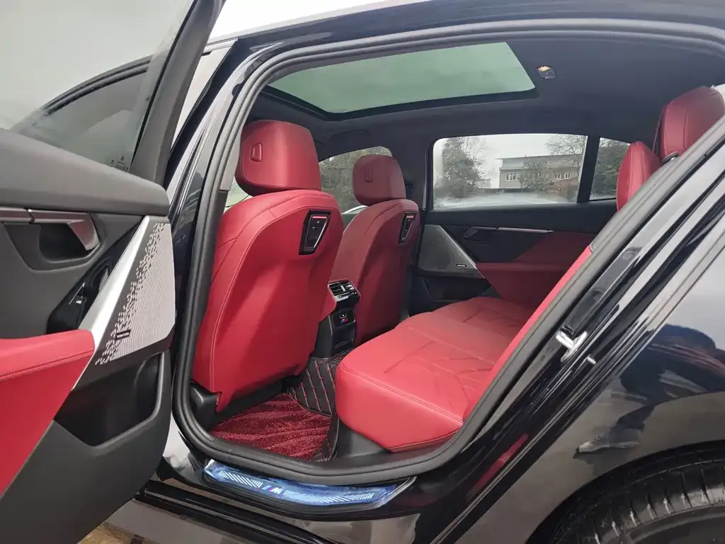 BMW 5 Series 2025 из CN, фото 3