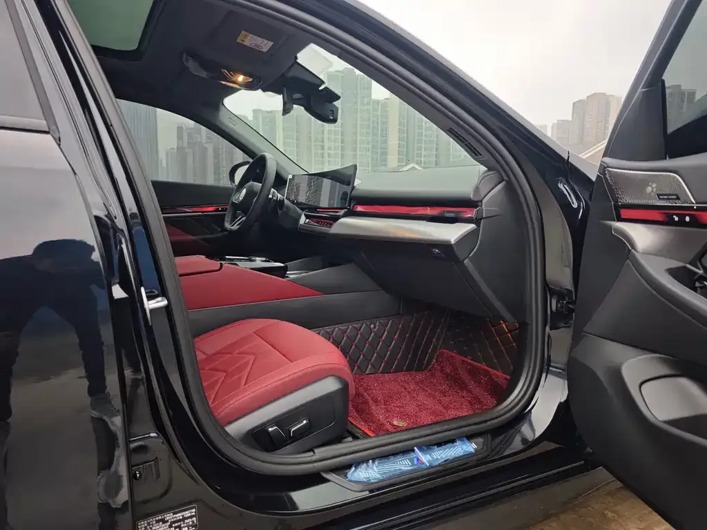 BMW 5 Series 2025 из CN, фото 2