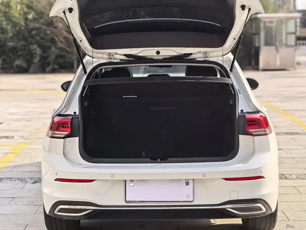 Volkswagen Golf 2022 из CN, фото 8