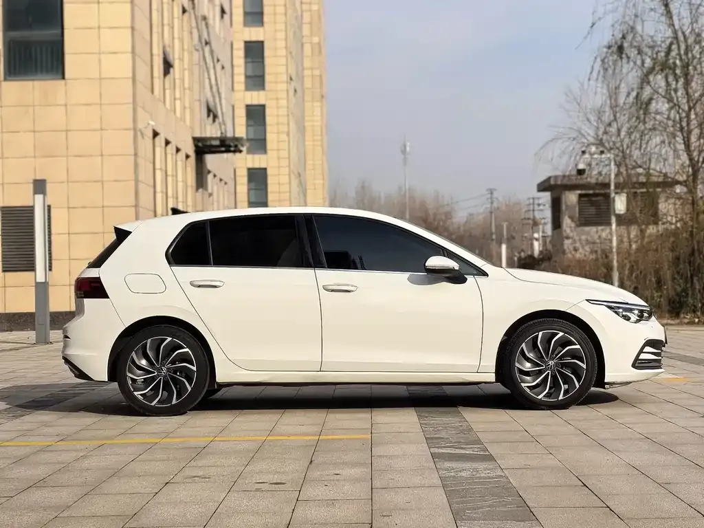Volkswagen Golf 2022 из CN, фото 3