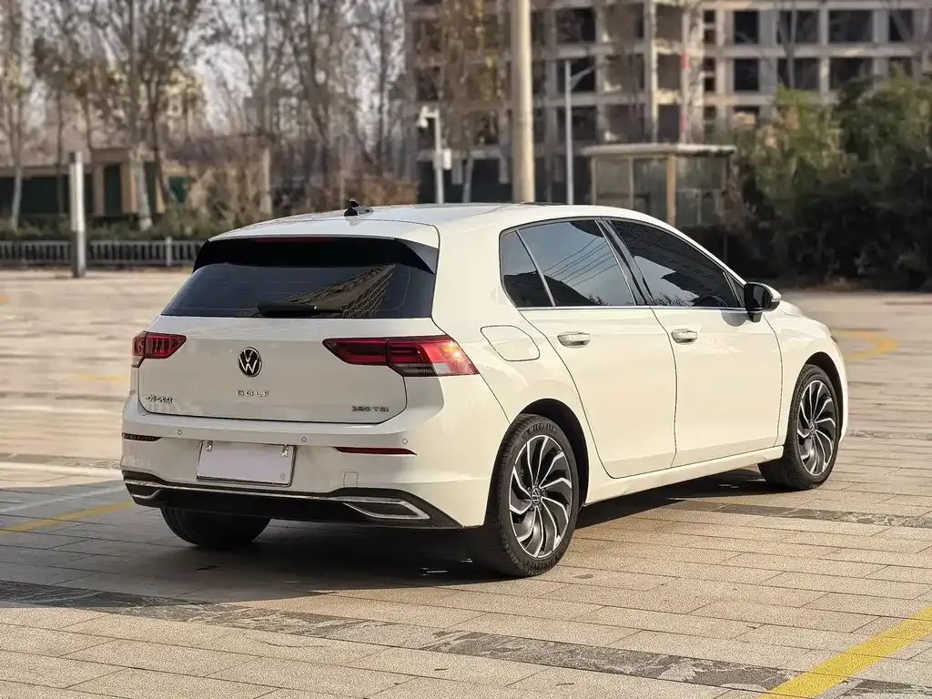 Volkswagen Golf 2022 из CN, фото 10