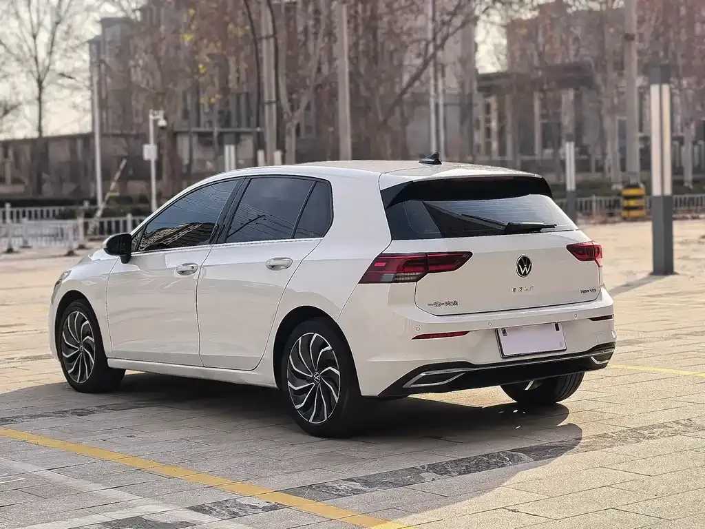 Volkswagen Golf 2022 из CN, фото 4