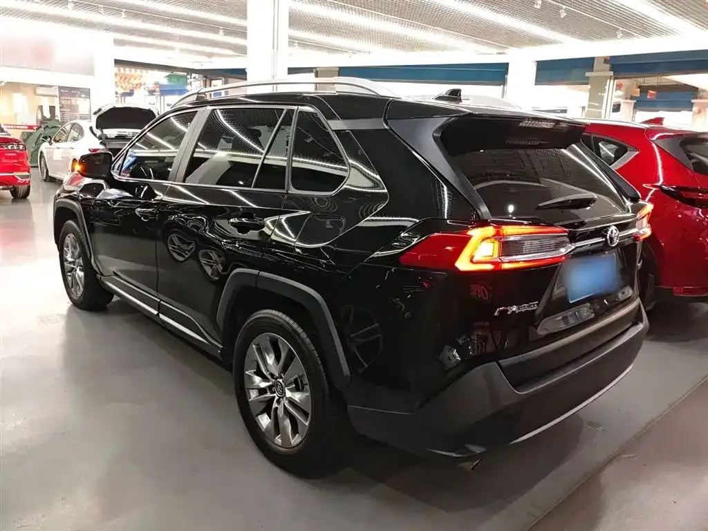 Toyota Wildlander 2024 из CN, фото 5