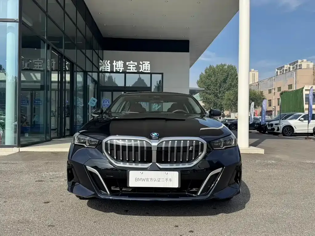 BMW i5 — фото 8
