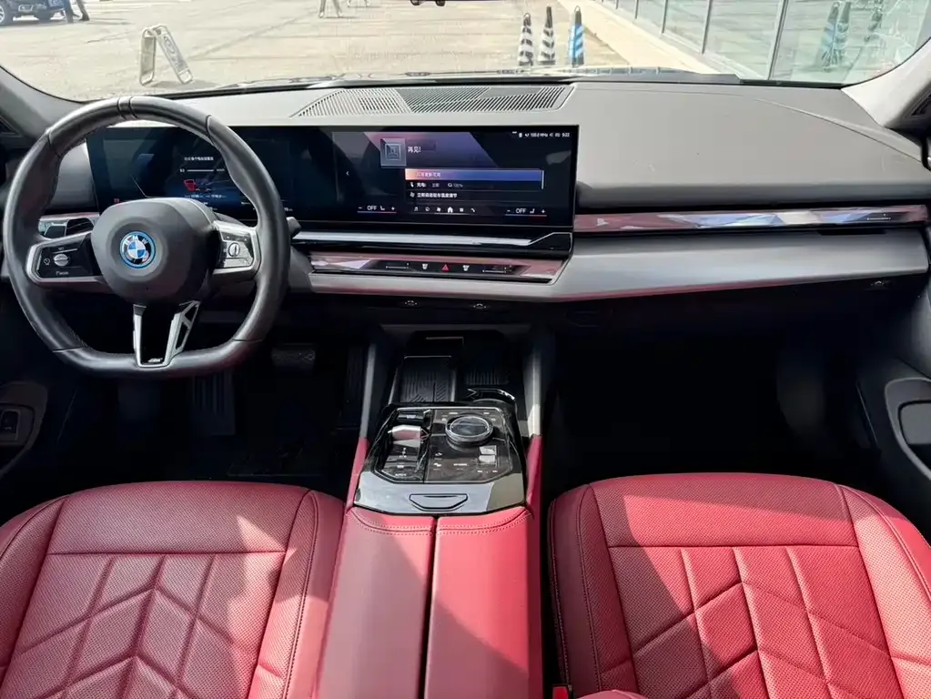 BMW i5 — фото 6