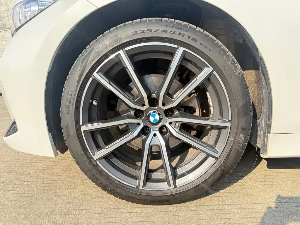BMW 3 Series 2023 из CN, фото 9