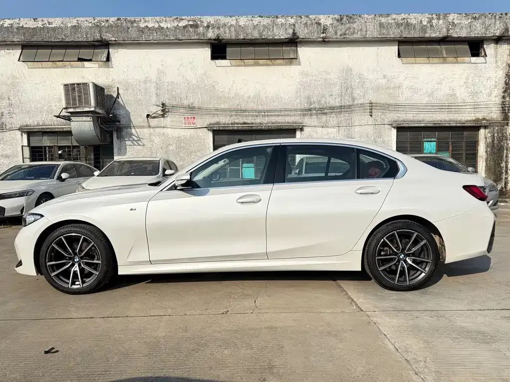 BMW 3 Series 2023 из CN, фото 3