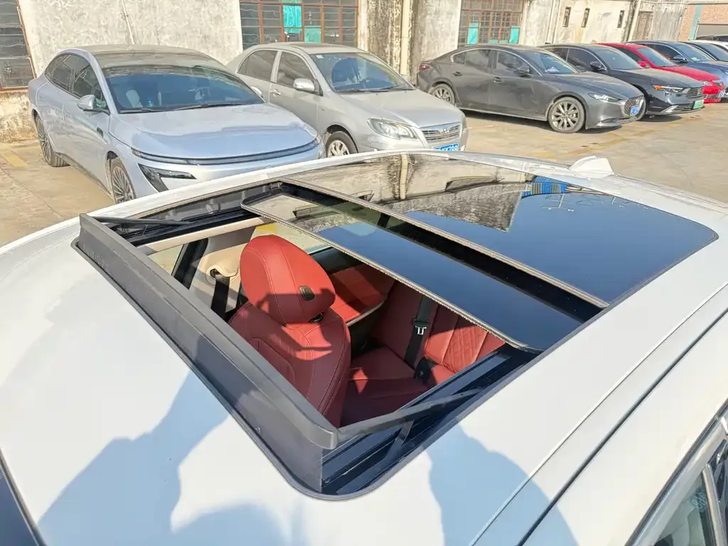 BMW 3 Series 2023 из CN, фото 6