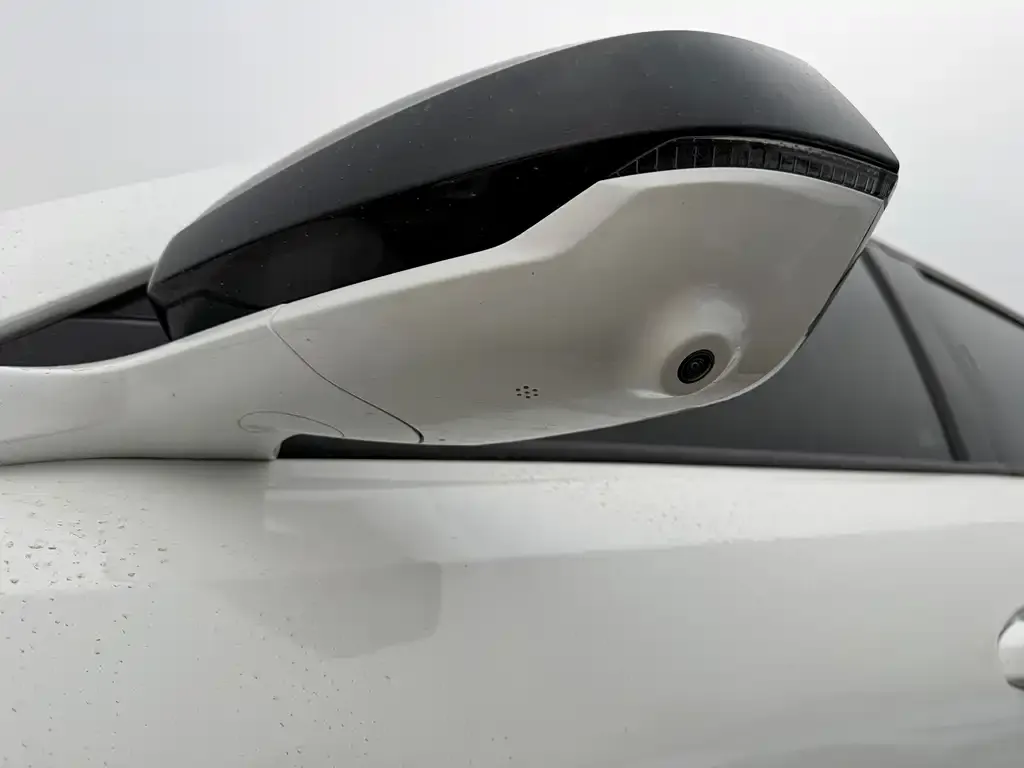 Changan UNI-Z New Energy 2024 из CN, фото 2