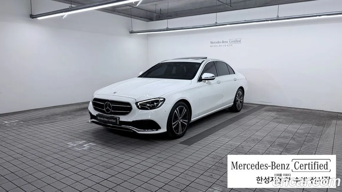 Mercedes-Benz E-Class — фото 1